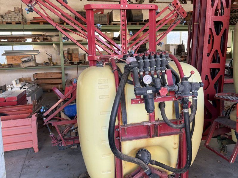 Hardi NK 600 mit 12 Meter Balken