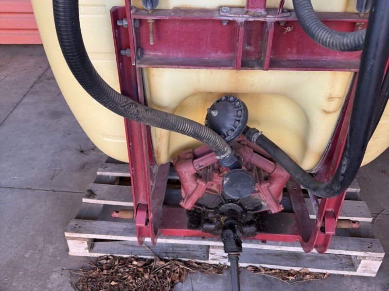 Hardi NK 600 mit 12 Meter Balken