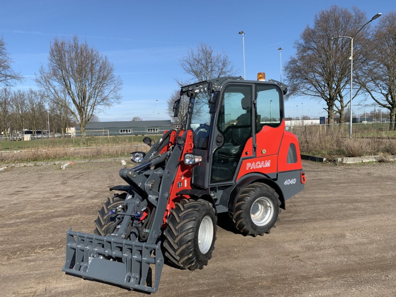 PACAM 4040 Hoflader, Hoftrac, Radlader.