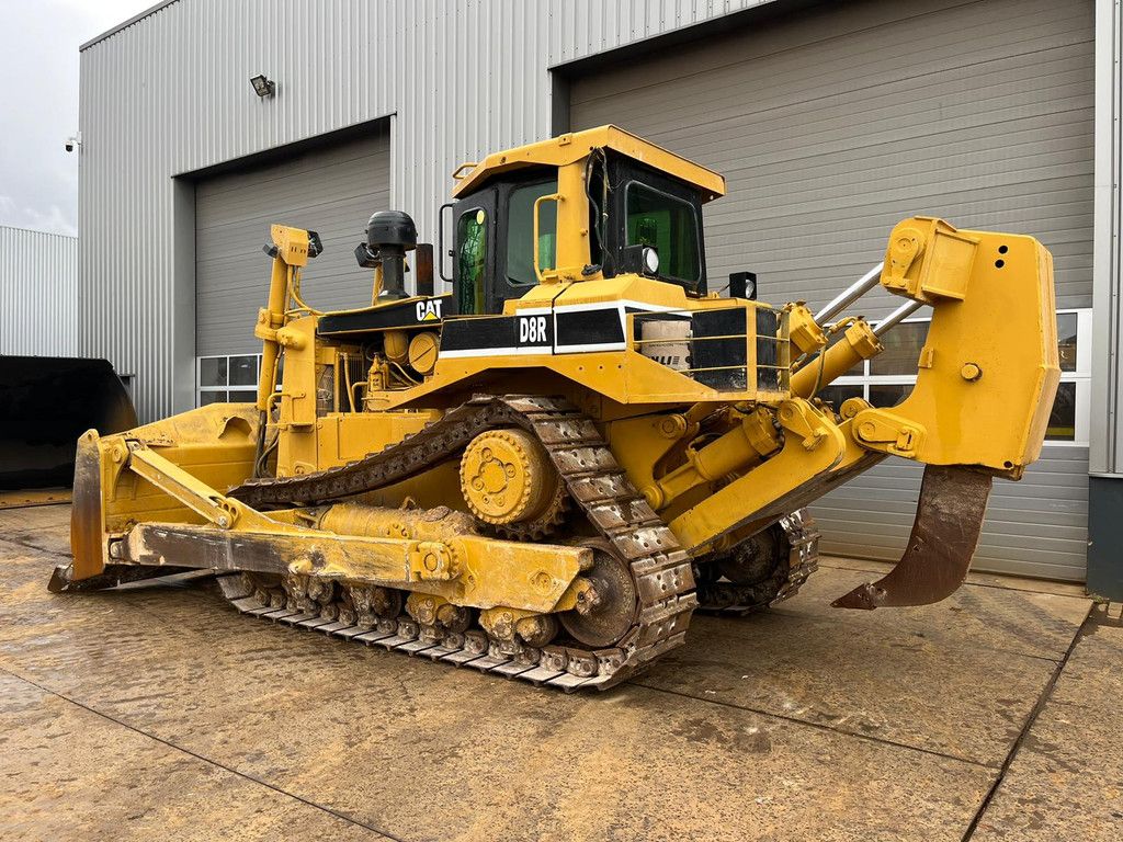 Caterpillar D8R - Single shank ripper