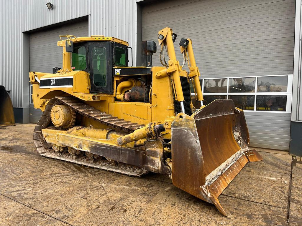 Caterpillar D8R - Single shank ripper