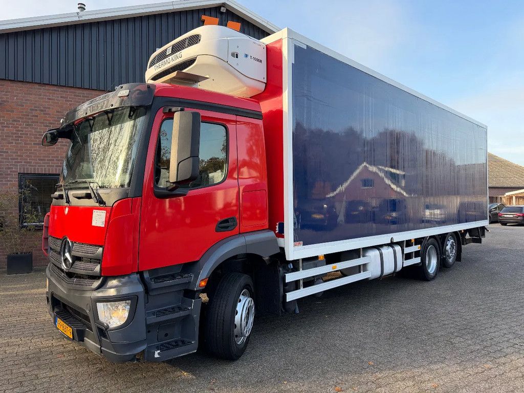 Mercedes-Benz Antos 2532 6X2 Thermo King T-1000R D+E 2T LBW Stuuras NL Truck