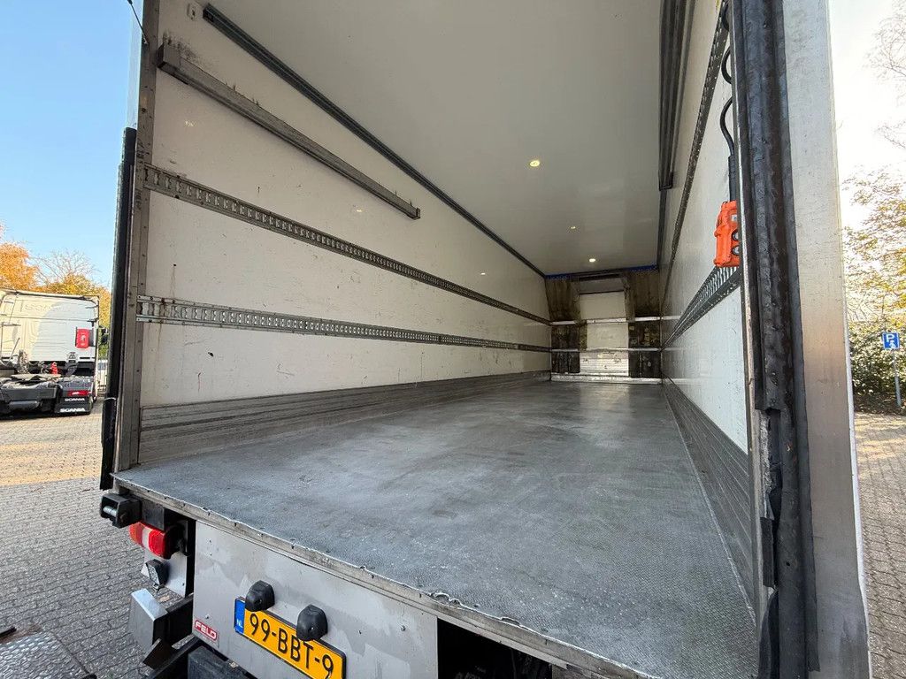 Mercedes-Benz Antos 2532 6X2 Thermo King T-1000R D+E 2T LBW Stuuras NL Truck