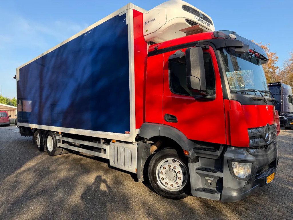 Mercedes-Benz Antos 2532 6X2 Thermo King T-1000R D+E 2T LBW Stuuras NL Truck