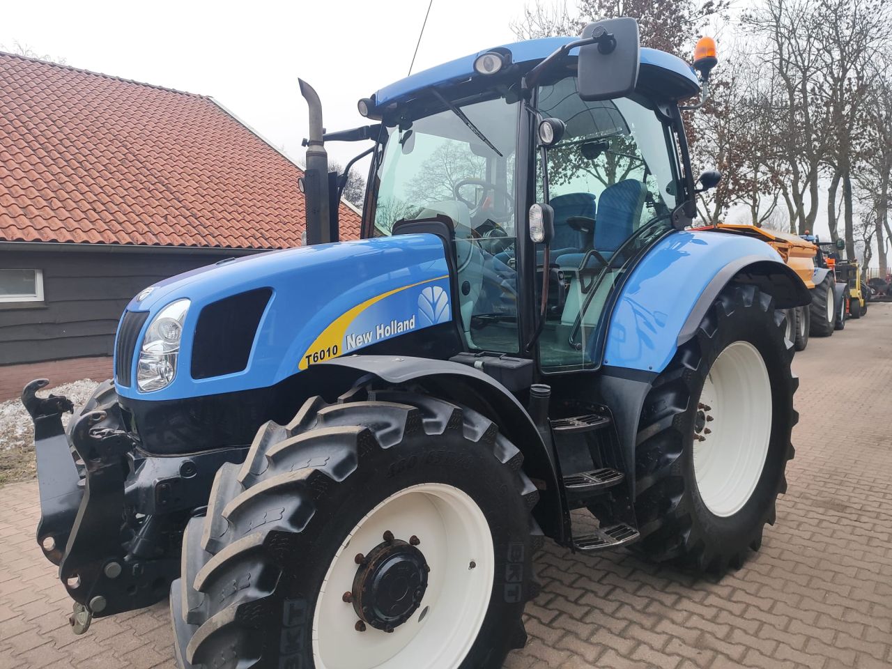 Mooie New Holland T 6010 Plus