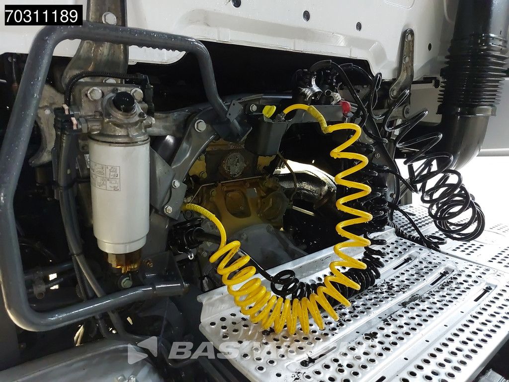 Mercedes Actros 1845 4X2 StreamSpace 2xTanks Standklima Navi Euro 6