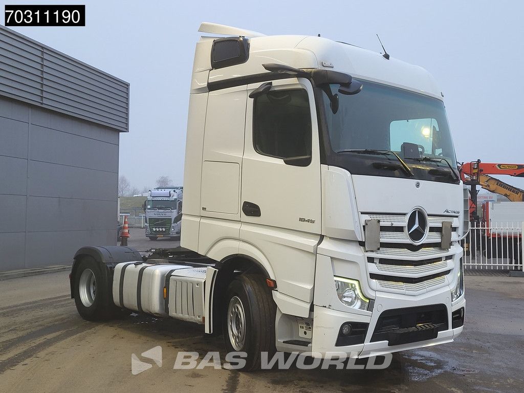 Mercedes Actros 1845 4X2 StreamSpace 2xTanks Standklima Navi Euro 6