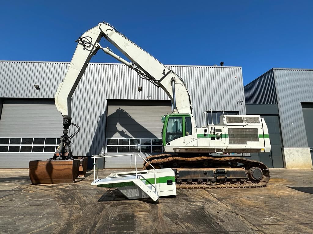 Caterpillar 365CL Material Handling