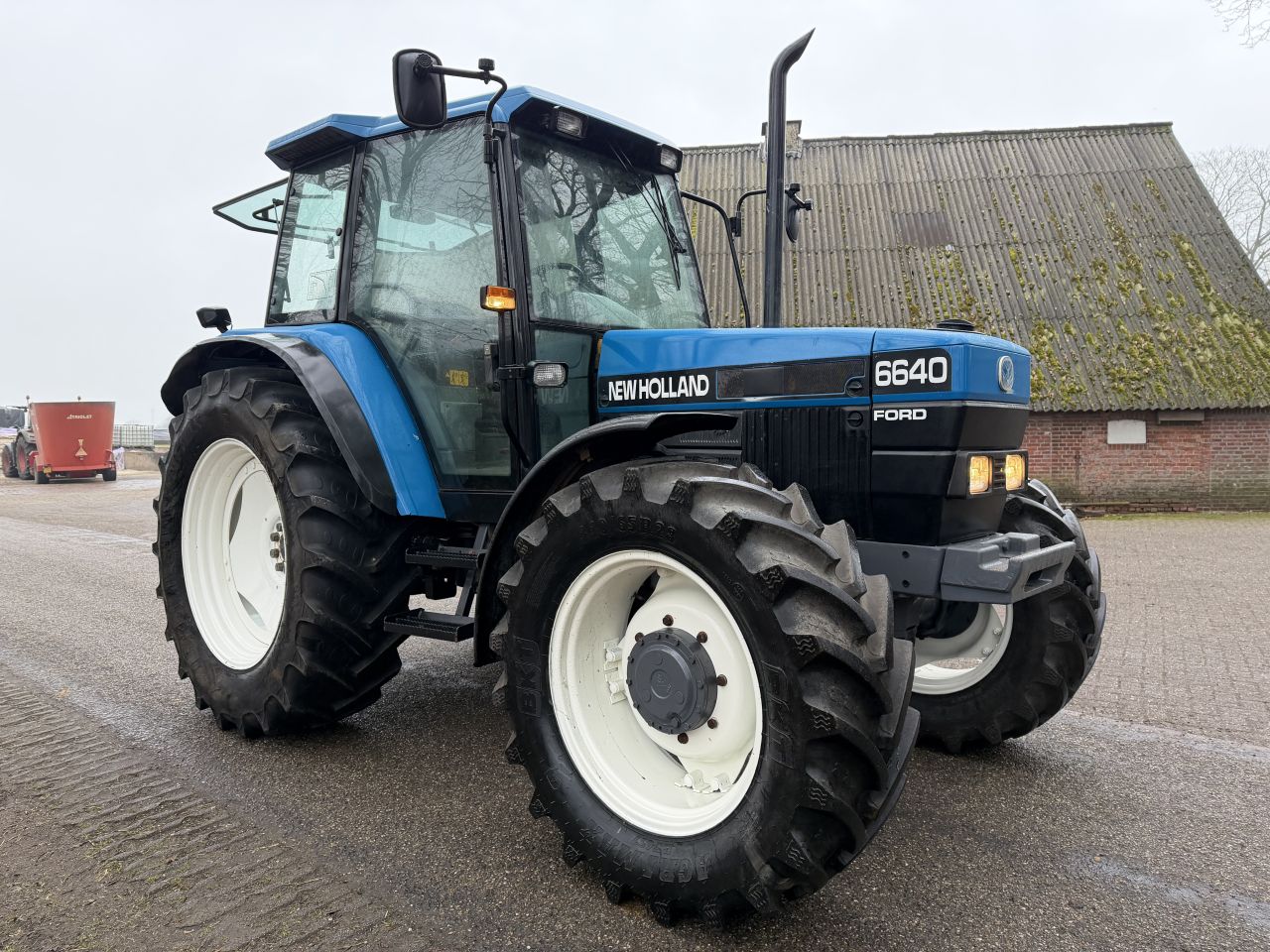 New Holland 6640 SLE