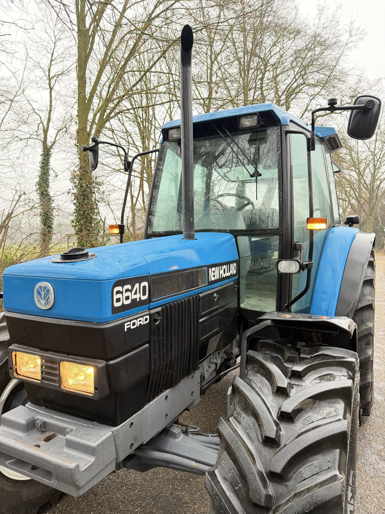 New Holland 6640 SLE