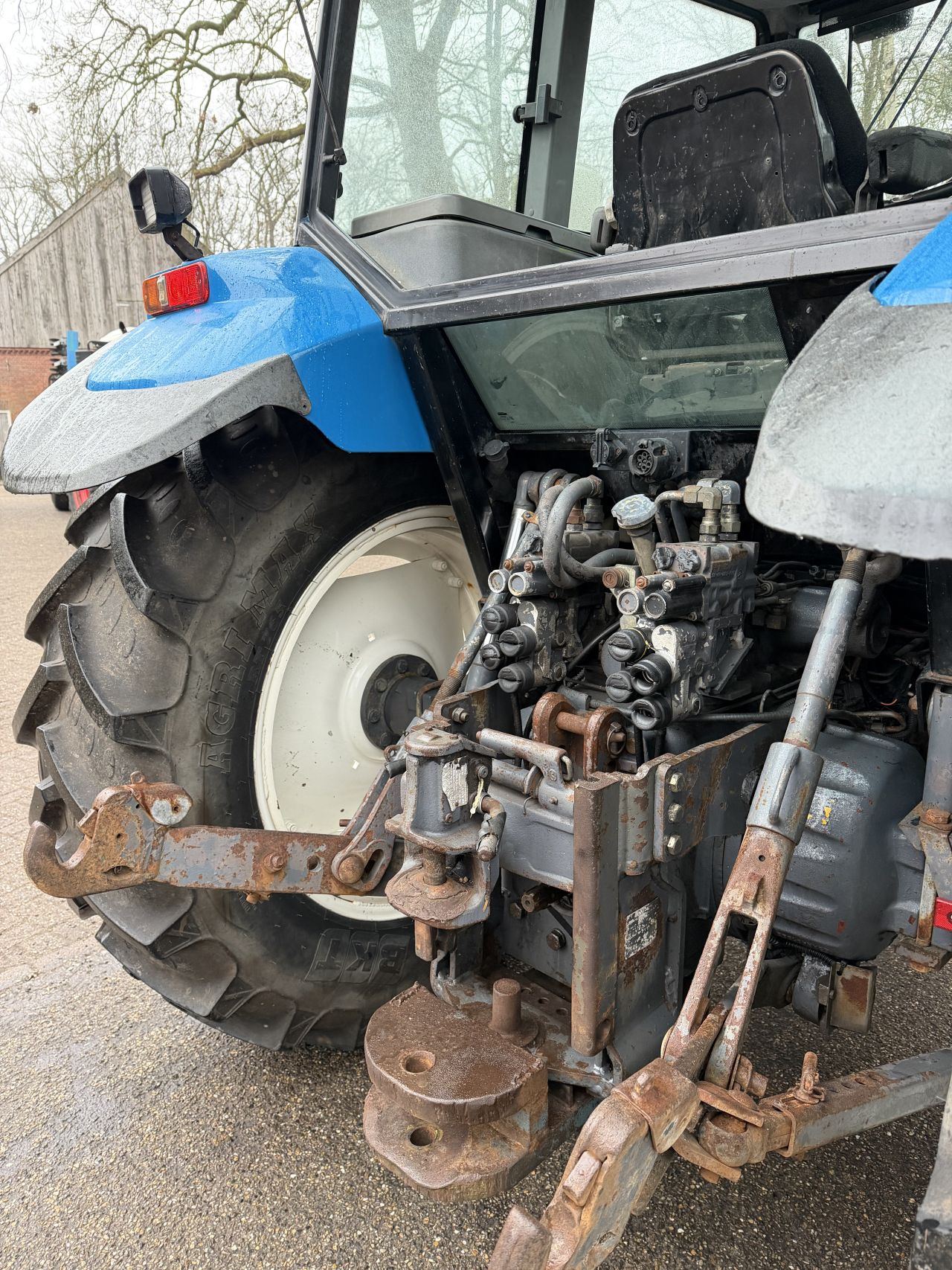 New Holland 6640 SLE