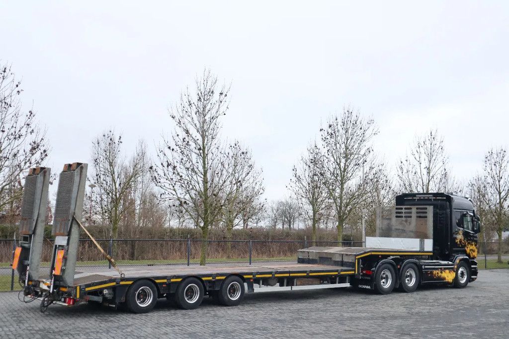 Max Trailer MAX 100 | 3-AXLE STEERING | LIFT DECK | SLIDING RAMPS | REMOTE