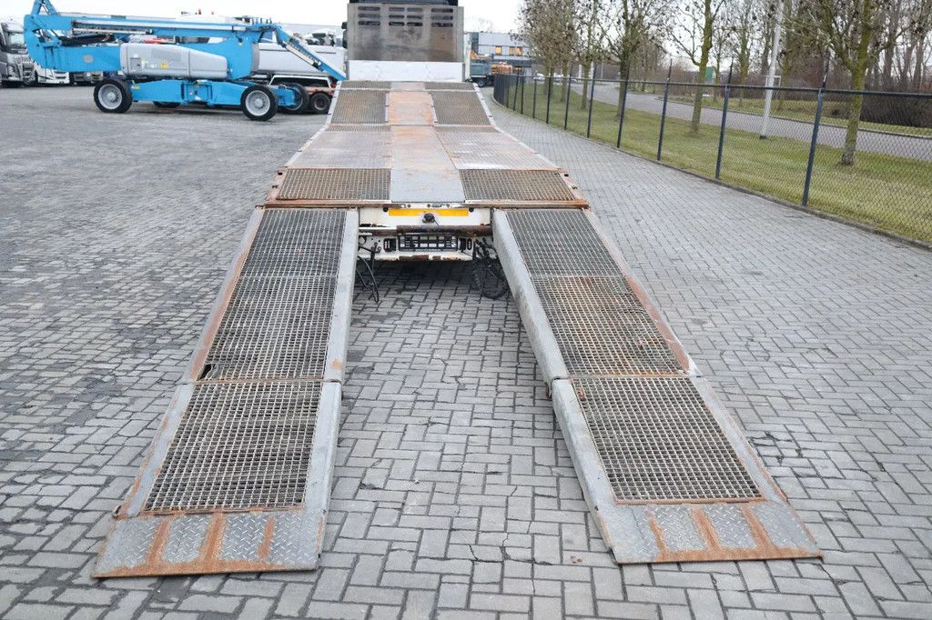 Max Trailer MAX 100 | 3-AXLE STEERING | LIFT DECK | SLIDING RAMPS | REMOTE