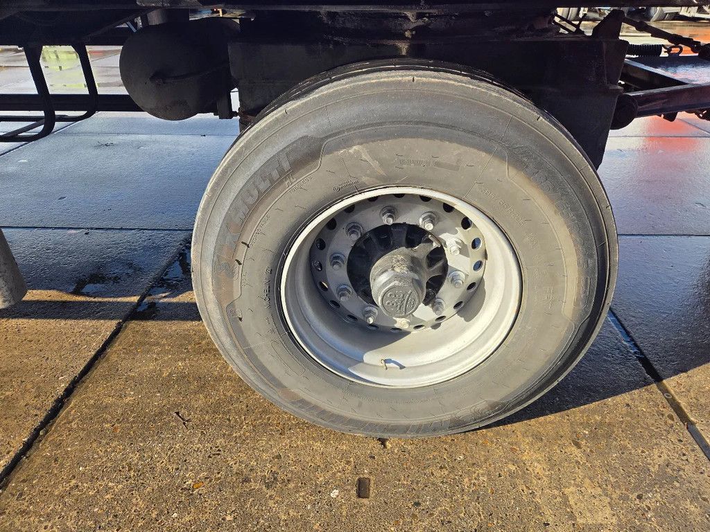 Floor 3 as luchtgeveerd APK 40mm trekoog bpw trommelremmen