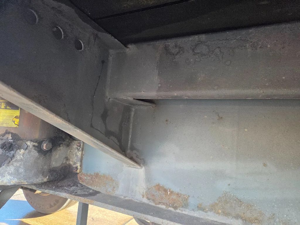 Floor 3 as luchtgeveerd APK 40mm trekoog bpw trommelremmen