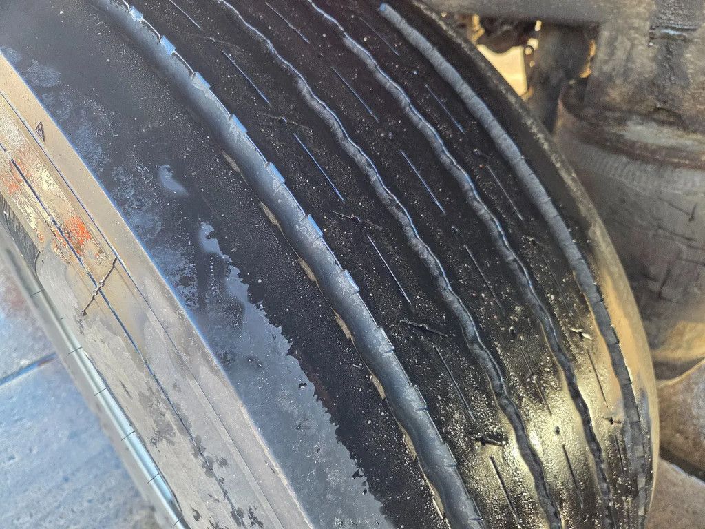 Floor 3 as luchtgeveerd APK 40mm trekoog bpw trommelremmen