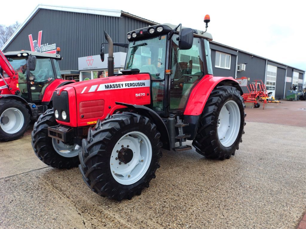 Massey Ferguson 5470 DYNA-4