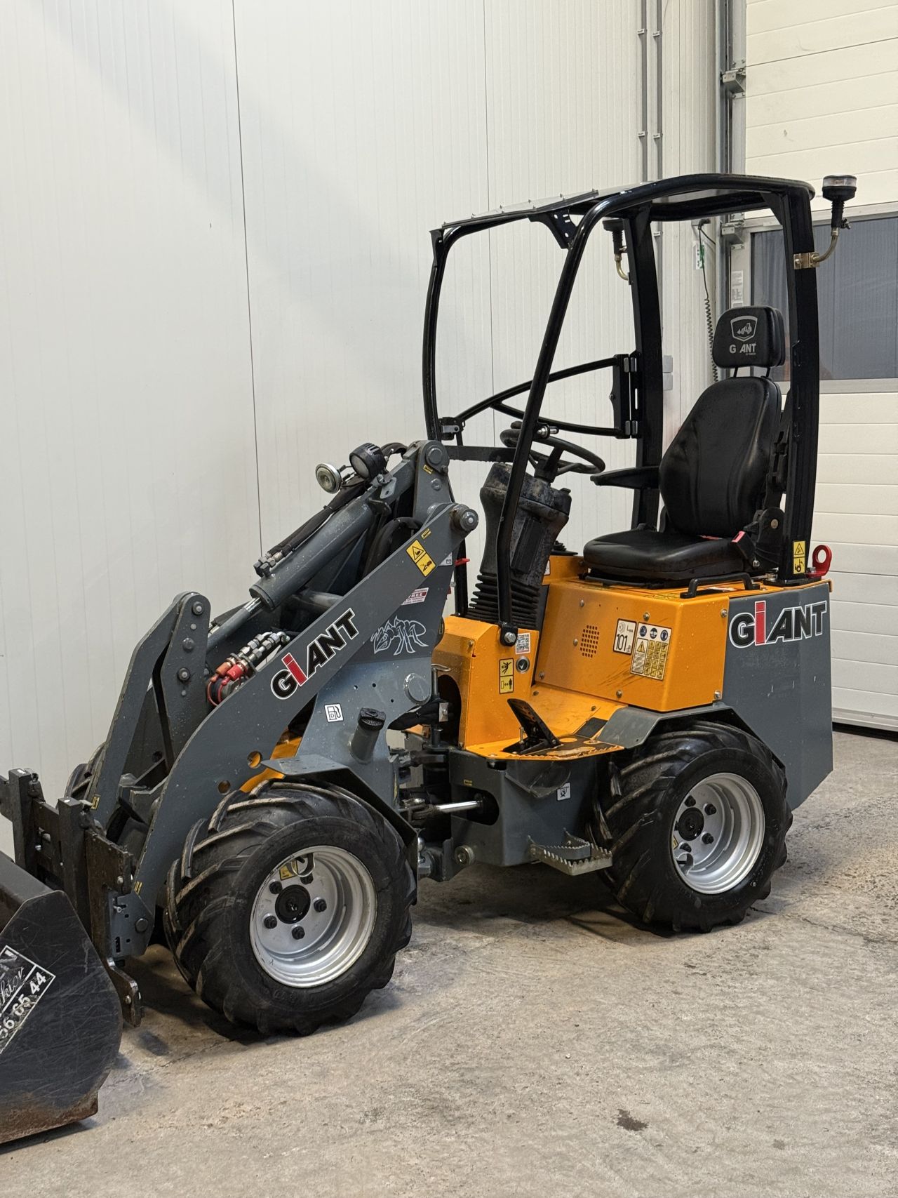 Giant g1200 HD ( 430 uur )