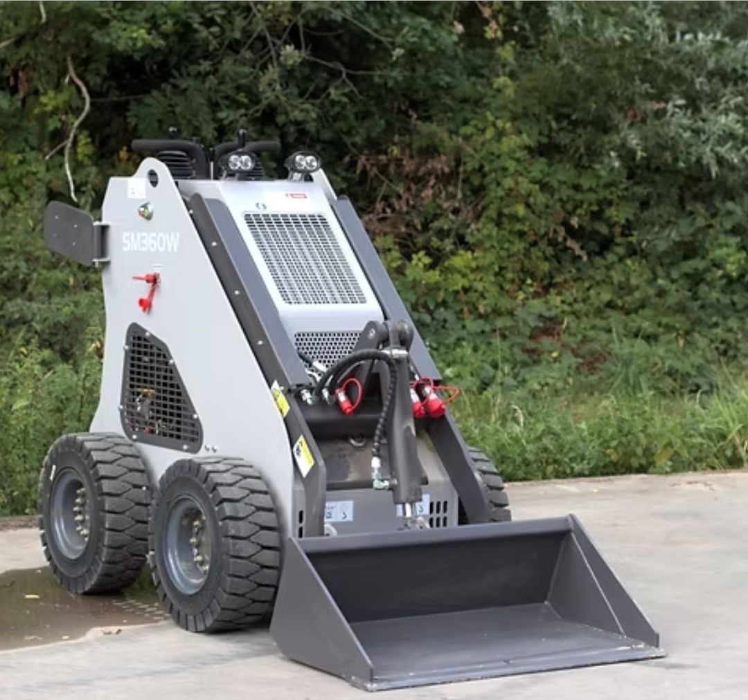 Skitmate SM-360 Mini Skid Steer
