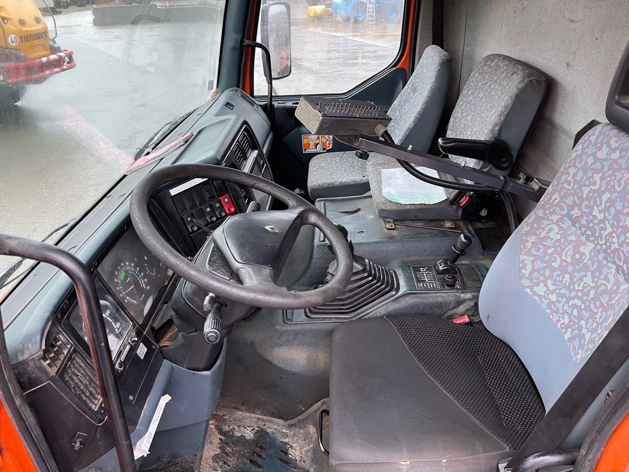 Renault Premium 300 Secmair 4000 liter Bitumen/Emulsie