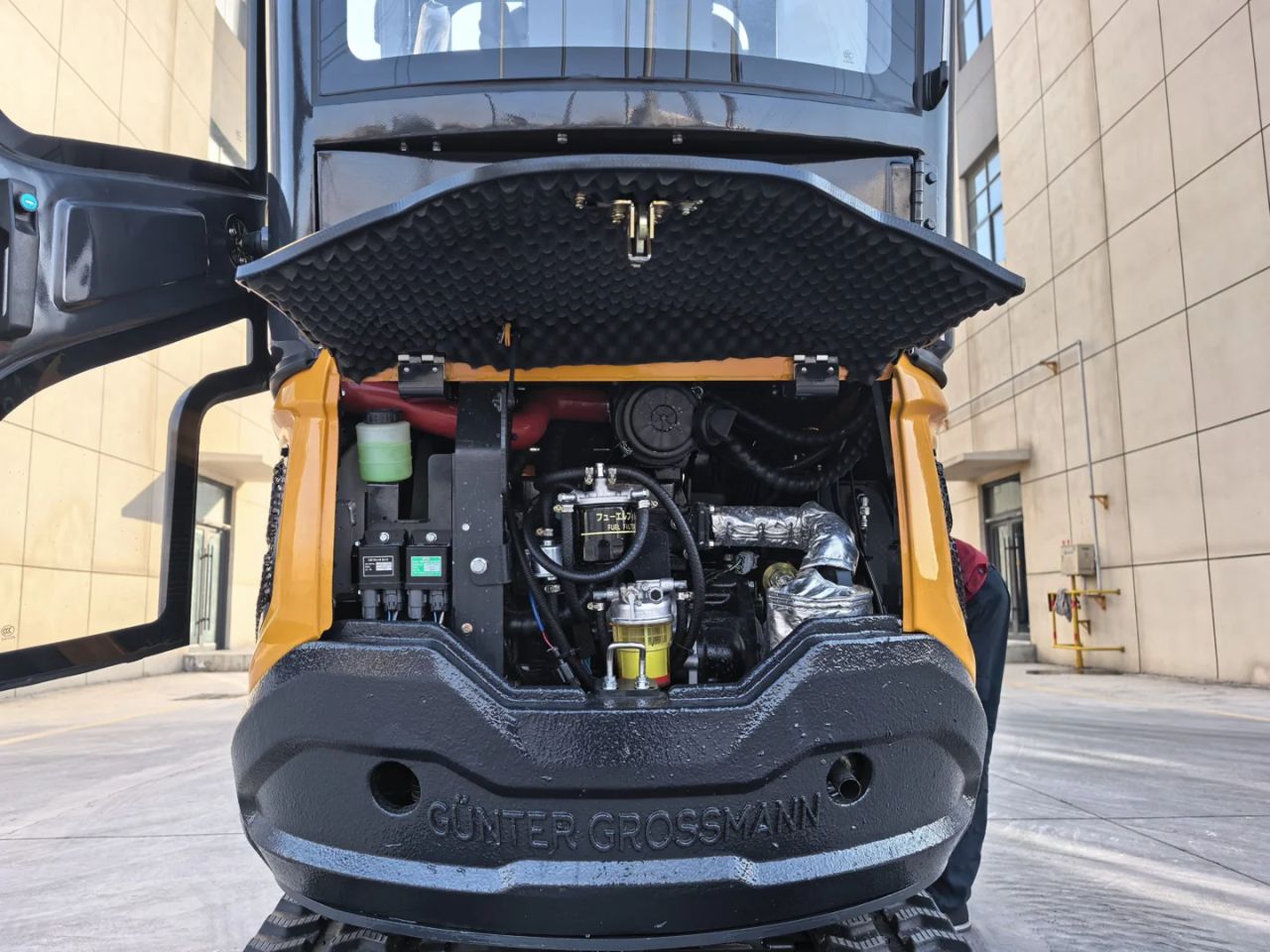 Gunter Grossmann Rupsgraafmachine GT2000J