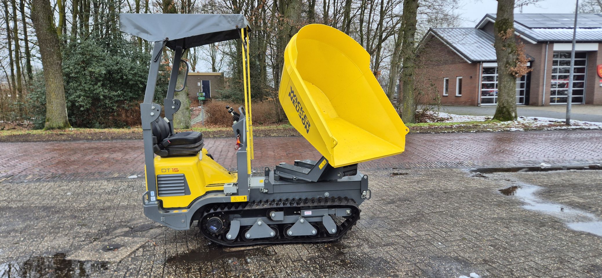 WackerNeuson dt 15 swivel bucket