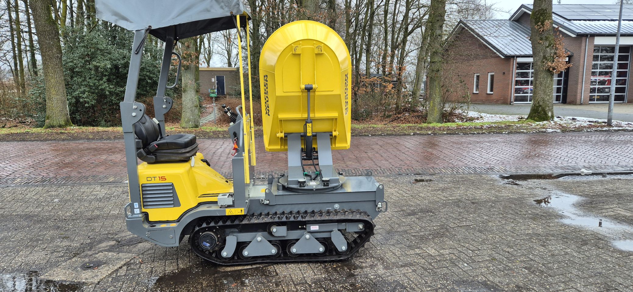 WackerNeuson dt 15 swivel bucket