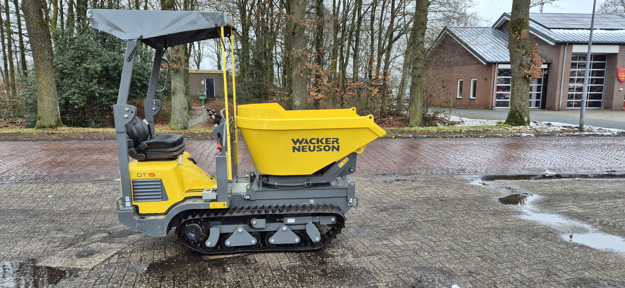 WackerNeuson dt 15 swivel bucket