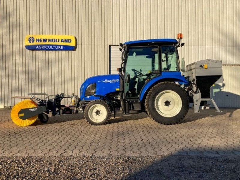 New Holland BOOMER 35 HST
