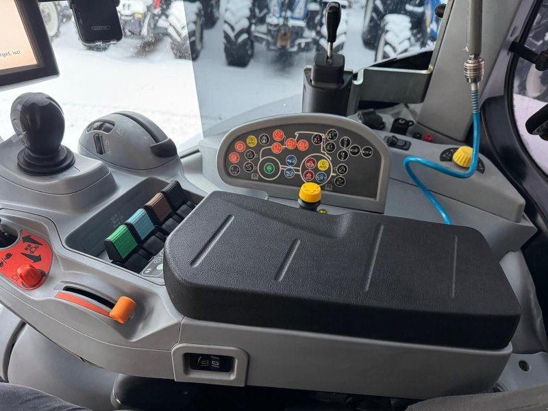 New Holland T7.270 Auto Command SideWinder II (Stage V)