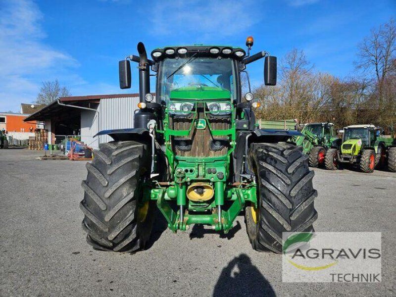 John Deere 6215 R
