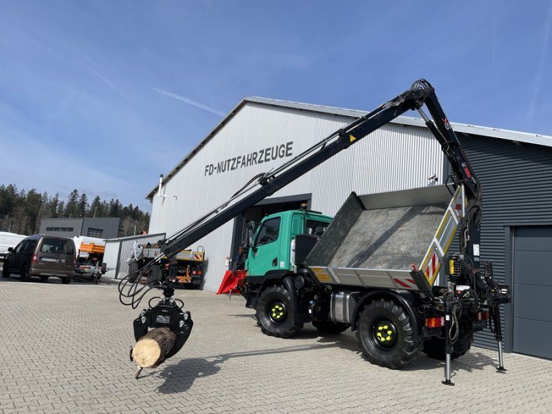 Mercedes-Benz Unimog U20 mit Kran, Agrar , 60 km/h , Fiananzierung mgl.