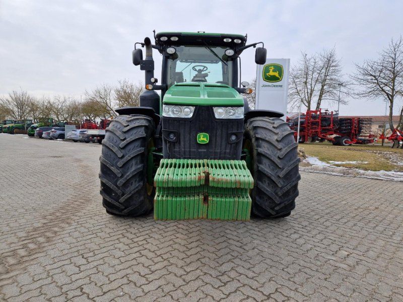 John Deere 8320R