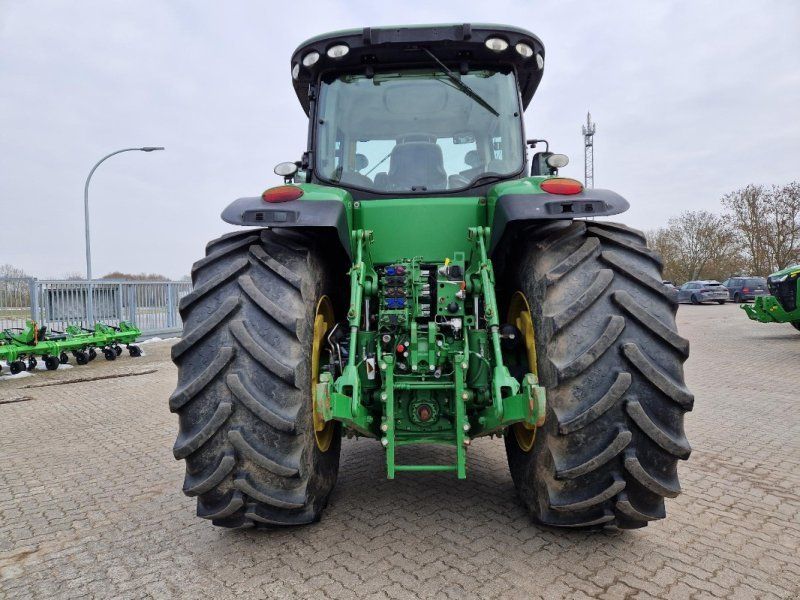 John Deere 8320R