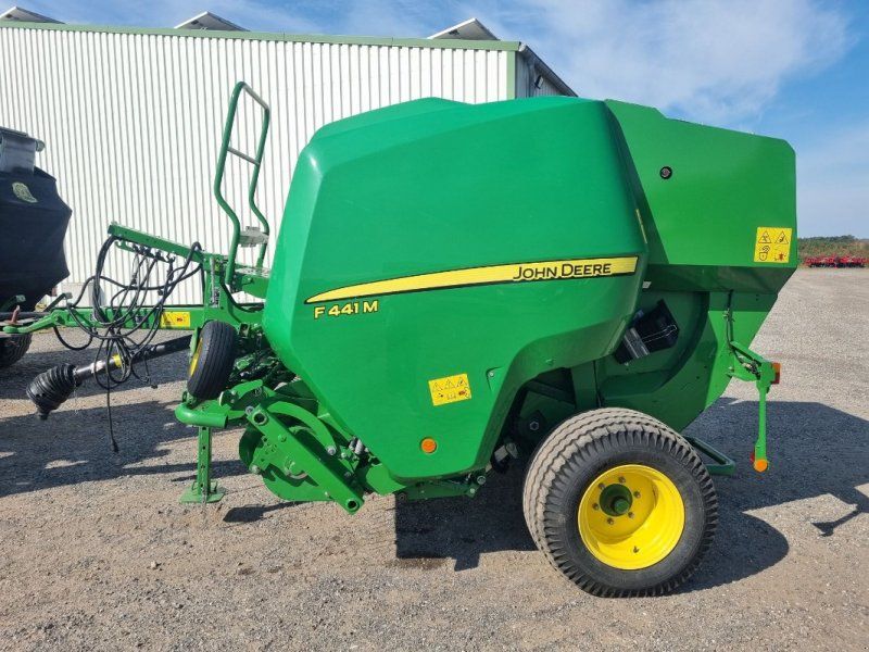 John Deere F441M