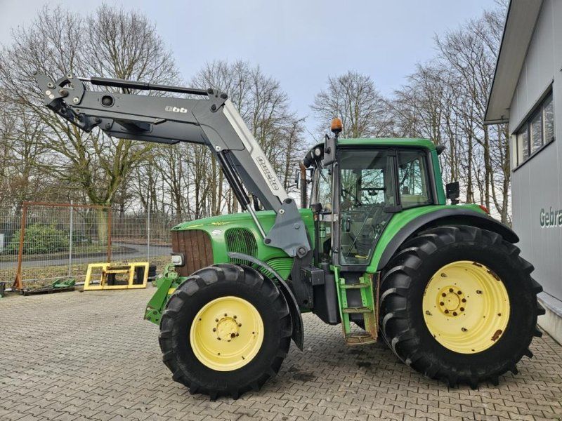 John Deere 6820