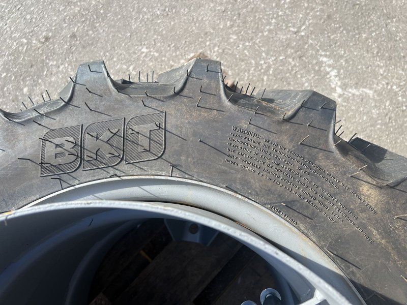 Trinker Zwillingsräder 210/90R20 zu 280/70R20