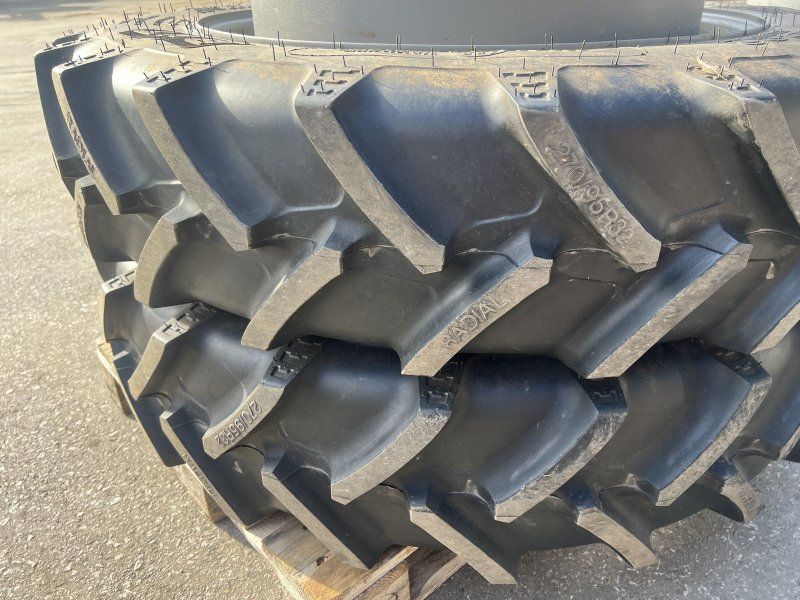 Trinker Zwillingsräder 270/95R32 zu 380/70R28