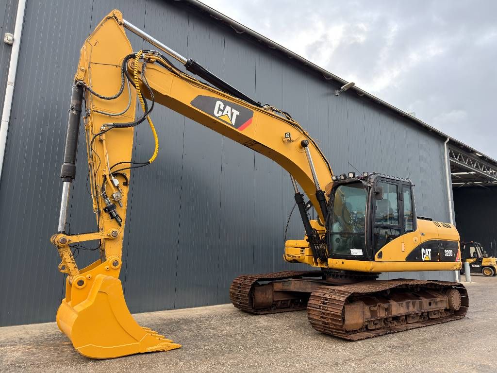 CAT 320D L
