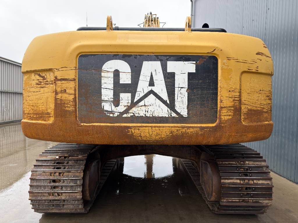 CAT 323D L