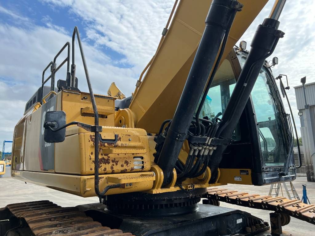 CAT 352F