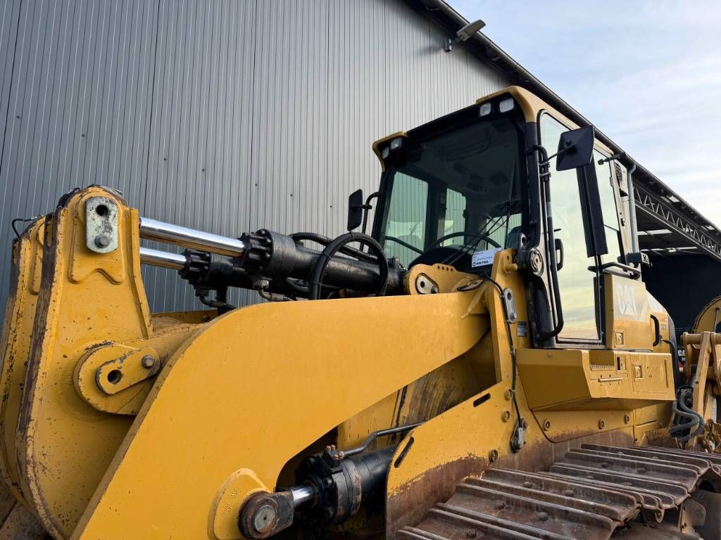 CAT 973D