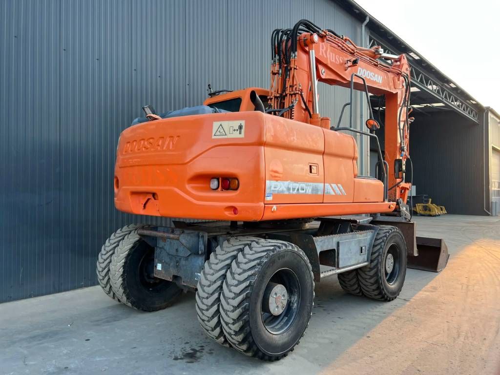 Doosan DX170W
