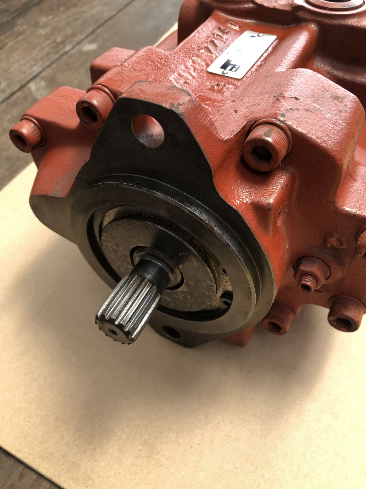 Takeuchi Nachi Hydrauliekpomp PVD-2B 38L3Dps