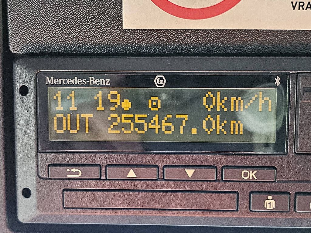 MERCEDES-BENZ ANTOS 1824