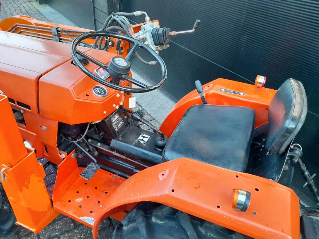 Hinomoto C 144 minitrekker voorlader NL kenteken kubota