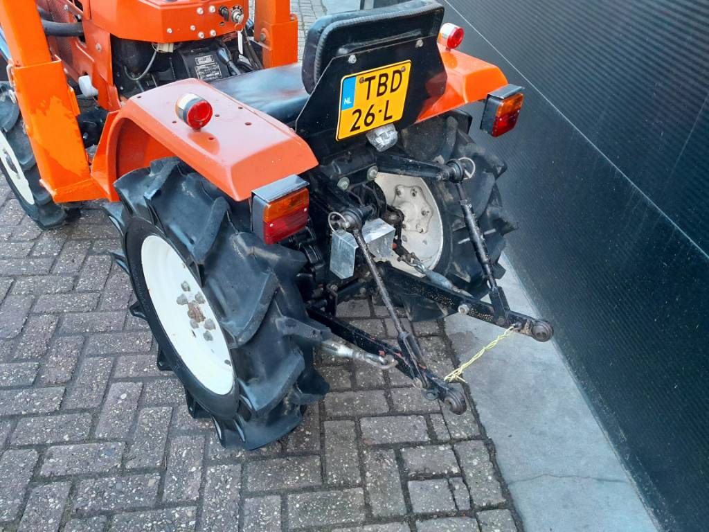 Hinomoto C 144 minitrekker voorlader NL kenteken kubota