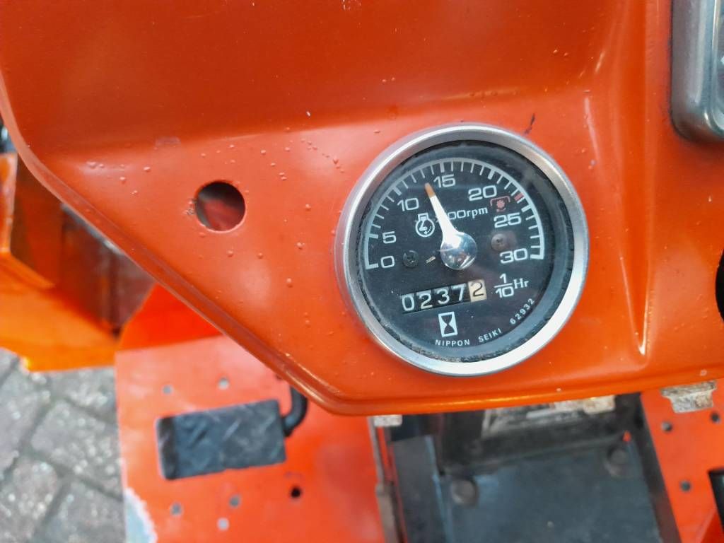 Hinomoto C 144 minitrekker voorlader NL kenteken kubota