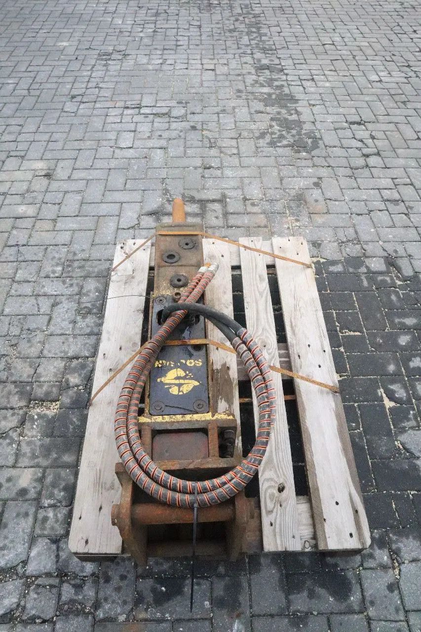 Soosan SB30II TS-9 | S40 | 2.5 TO 4.5 TON | HYDRAULIC BREAKER