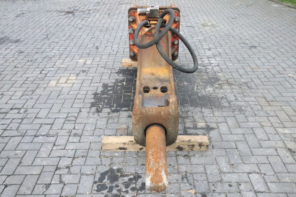 Promove XP2400 | S70 | 24 TO 35 TON | HYDRAULIC BREAKER